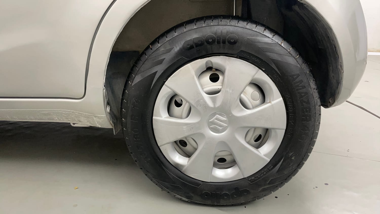 Used 2014 Maruti Suzuki Ritz Lxi BS-IV Petrol Manual tyres LEFT REAR TYRE RIM VIEW