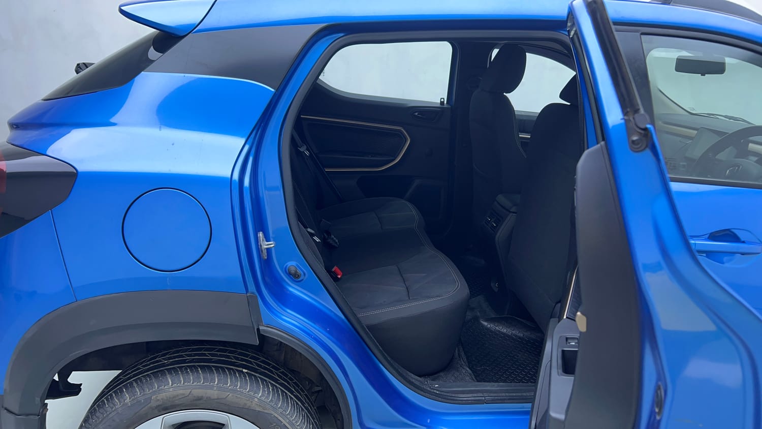 Used 2022 Renault Kiger RXT MT Petrol Manual interior RIGHT SIDE REAR DOOR CABIN VIEW