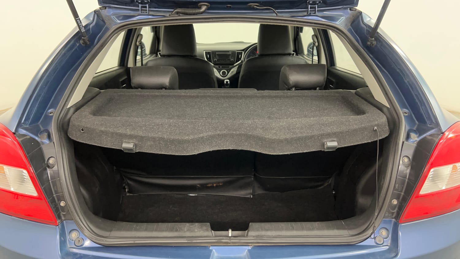 Used 2017 Maruti Suzuki Baleno Delta 1.2 Petrol Manual interior DICKY INSIDE VIEW