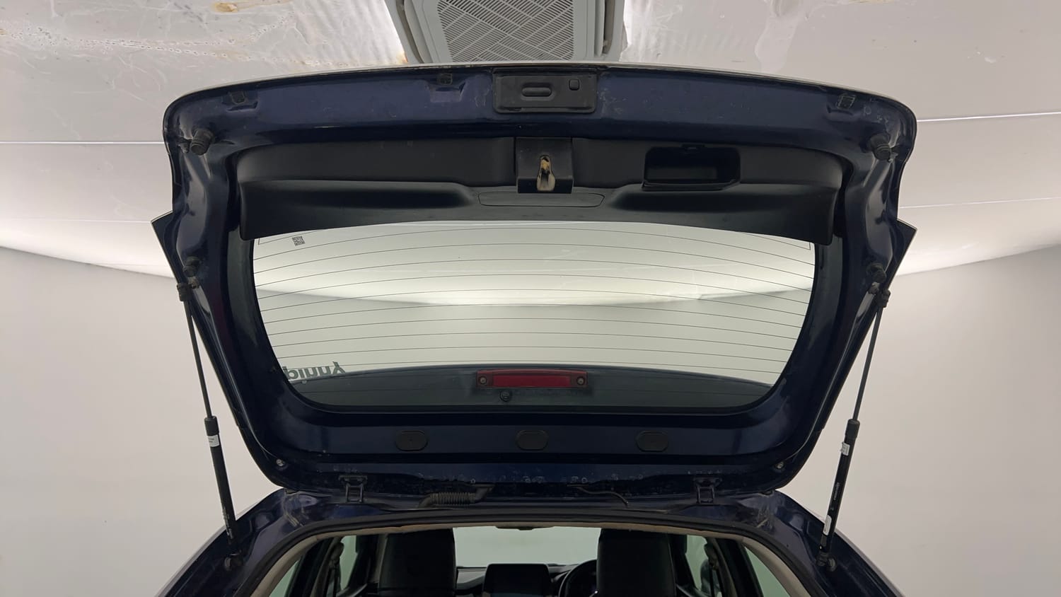 Used 2022 Toyota Glanza V AMT Petrol Automatic interior DICKY DOOR OPEN VIEW