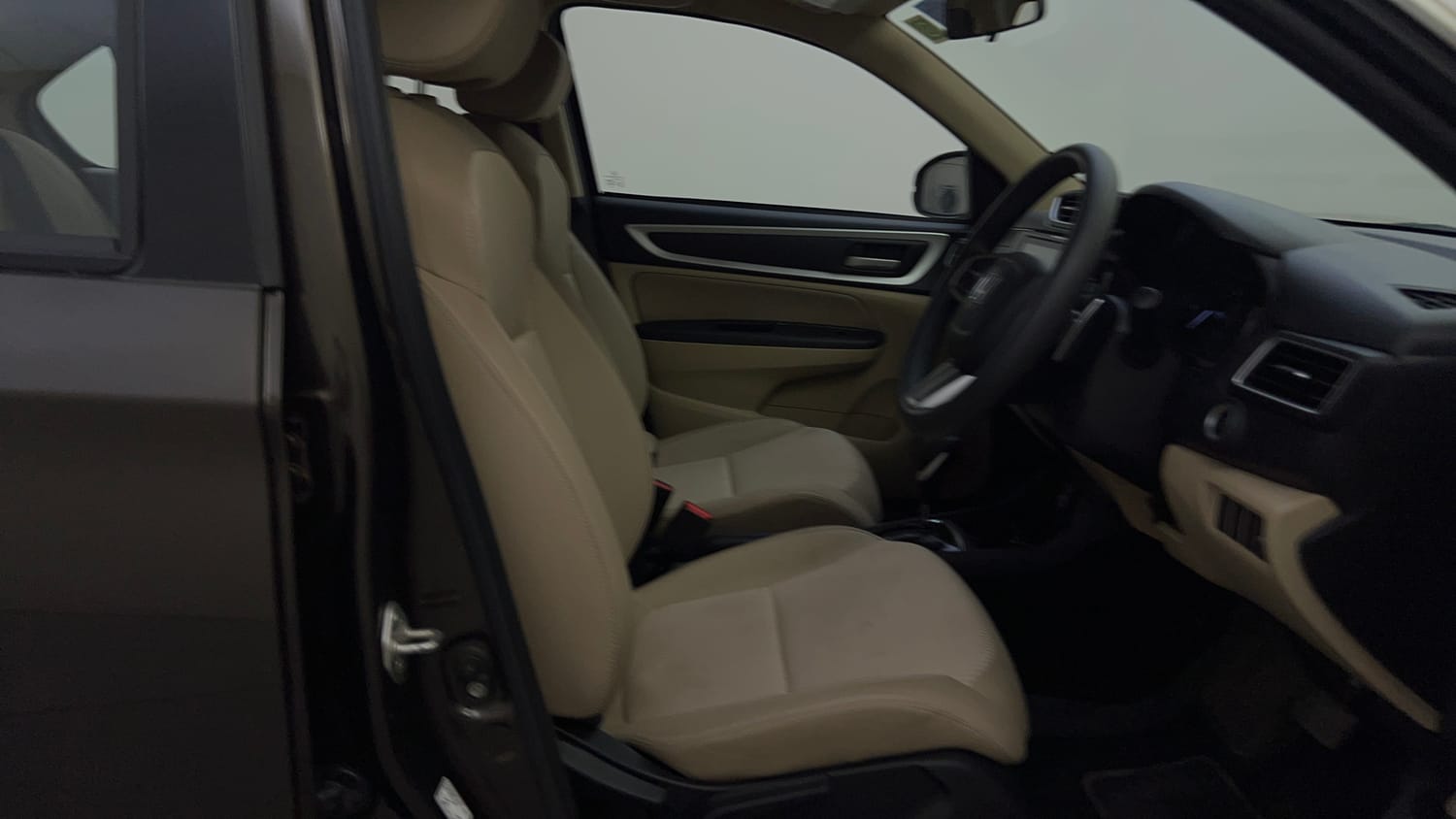 Used 2025 honda Amaze 2nd Generation VX 1.2 Petrol CVT Petrol Automatic interior RIGHT SIDE FRONT DOOR CABIN VIEW