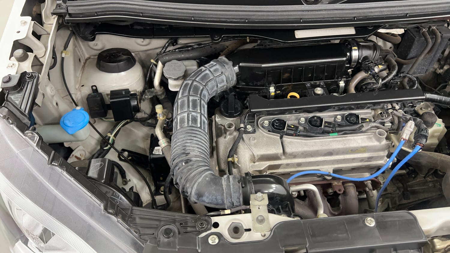 Used 2019 Maruti Suzuki Wagon R 1.0 VXI AMT Petrol Automatic engine ENGINE RIGHT SIDE VIEW