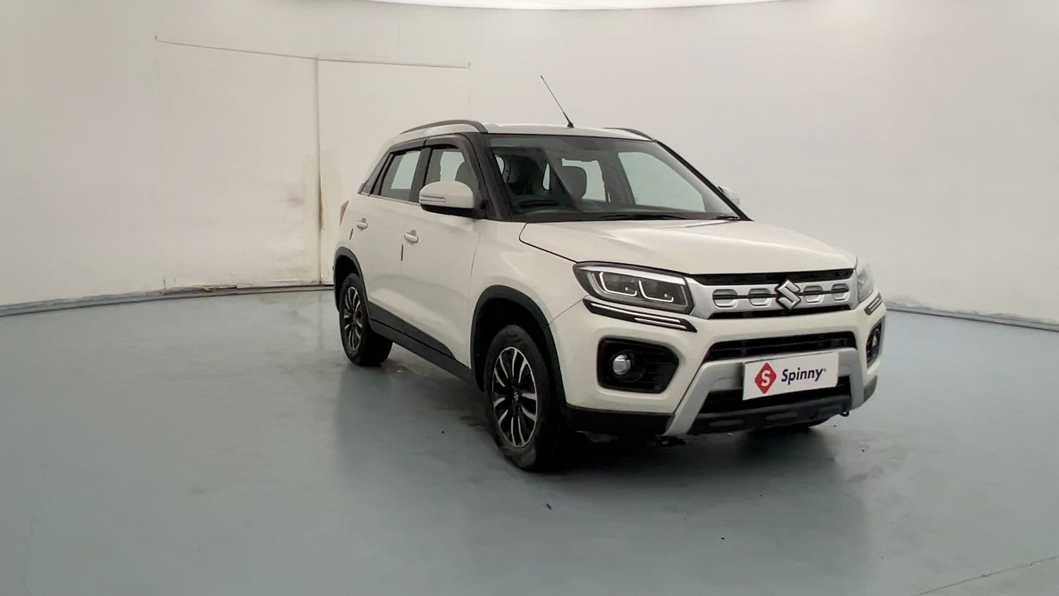 Used 2020 maruti-suzuki Vitara Brezza ZXi Plus Petrol Manual exterior RIGHT FRONT CORNER VIEW
