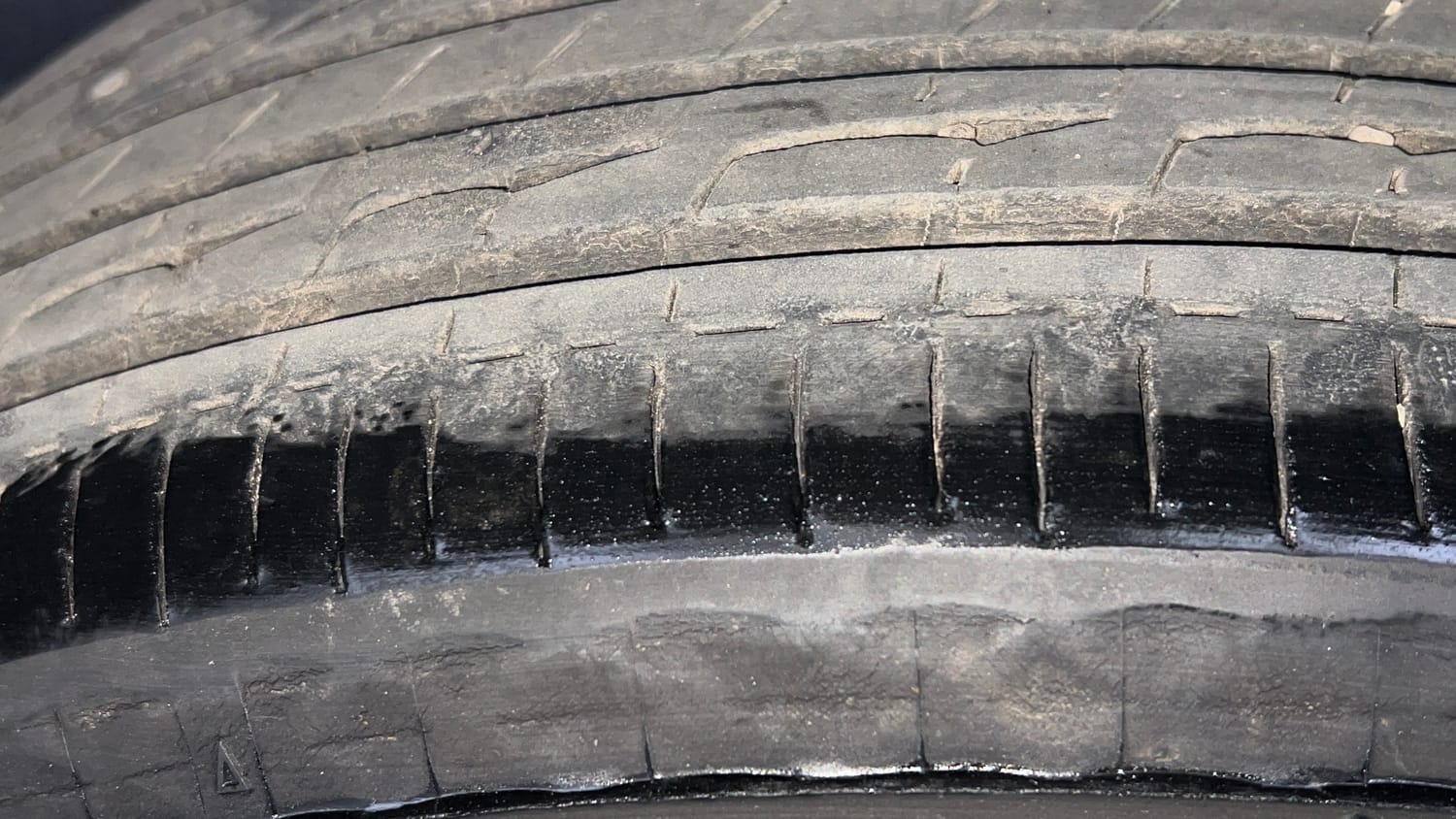 Used 2019 Maruti Suzuki Swift ZXi Plus Petrol Manual tyres LEFT REAR TYRE TREAD VIEW