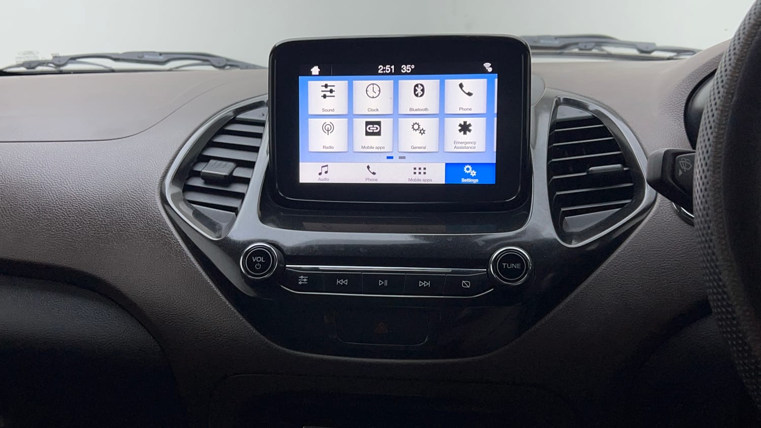Used 2018 Ford Freestyle Titanium Plus 1.2 Ti-VCT Petrol Manual top_features Integrated (in-dash) music system