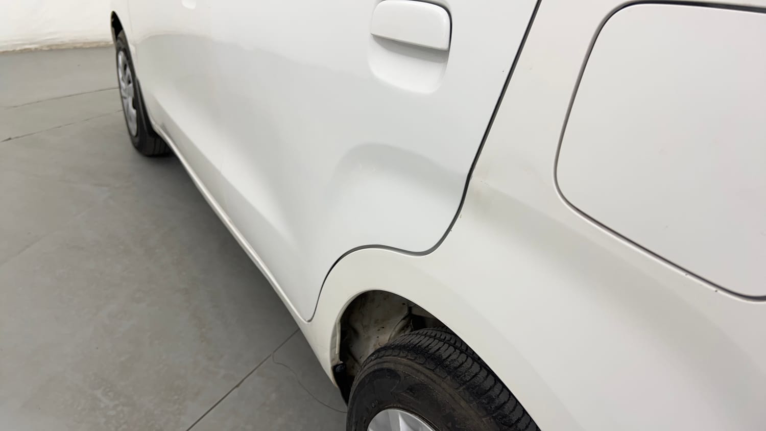 Used 2019 Maruti Suzuki Wagon R 1.0 VXI AMT Petrol Automatic dents MINOR DENT