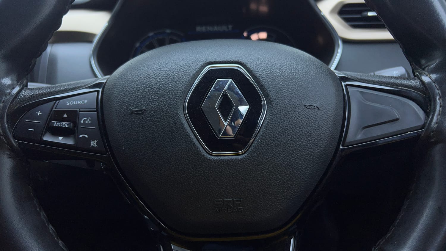 Used 2022 Renault Kiger RXT MT Petrol Manual top_features Airbags