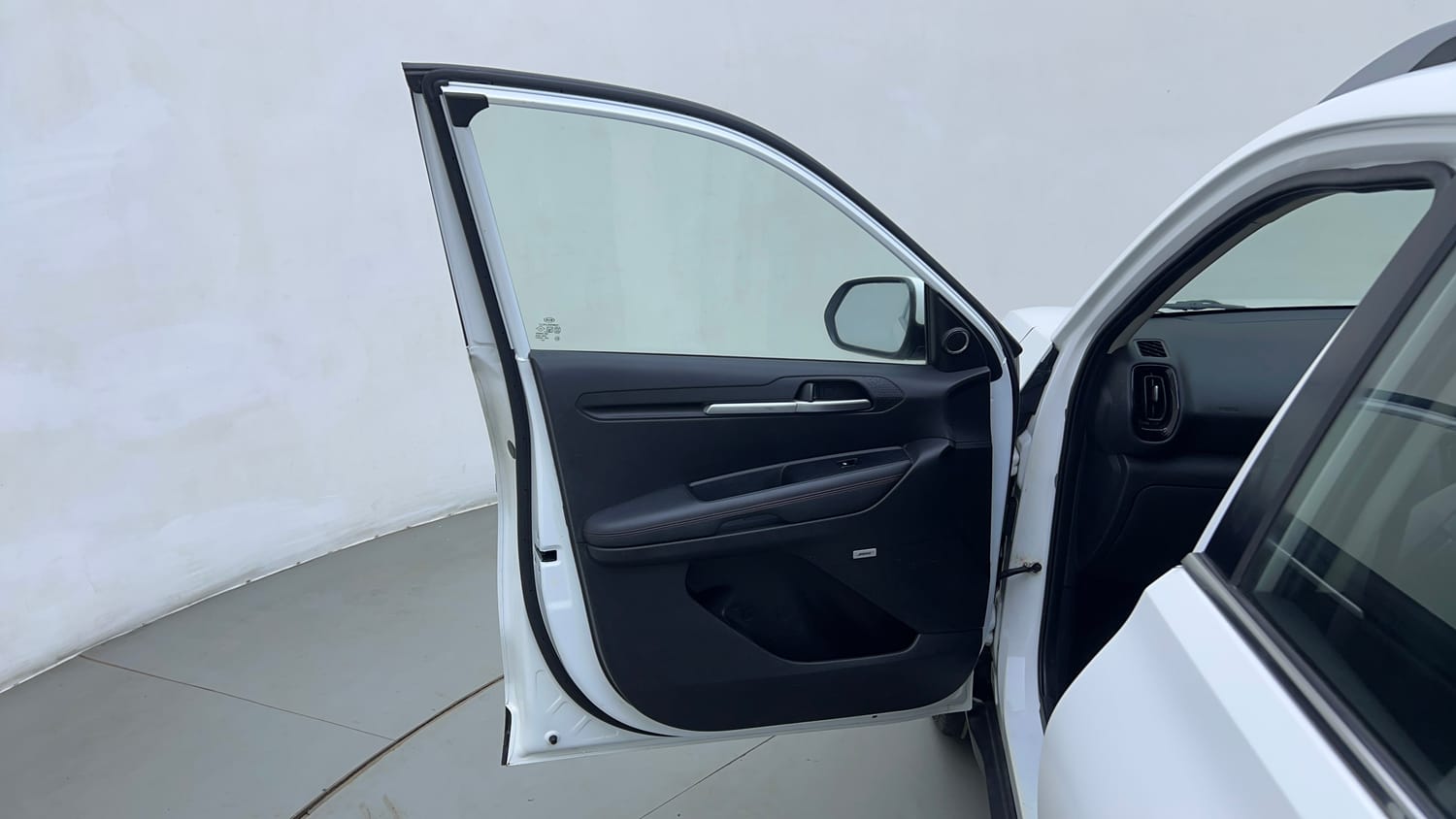 Used 2020 Kia Sonet GTX Plus 1.5 Diesel Manual interior LEFT FRONT DOOR OPEN VIEW