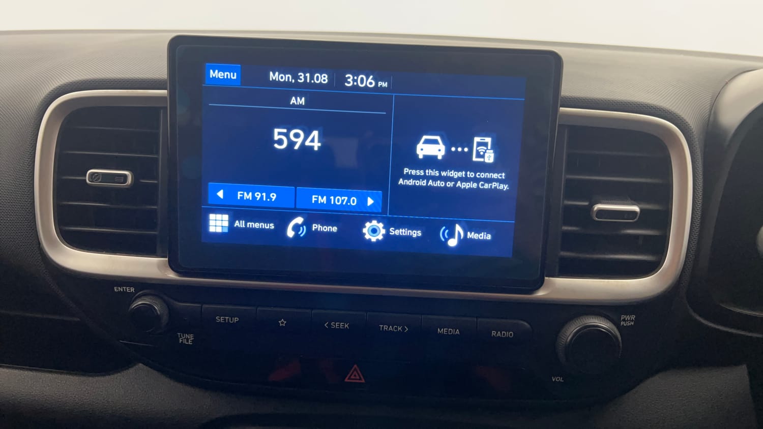 Used 2022 Hyundai Venue S Plus 1.2 Petrol Petrol Manual top_features Touch screen infotainment system