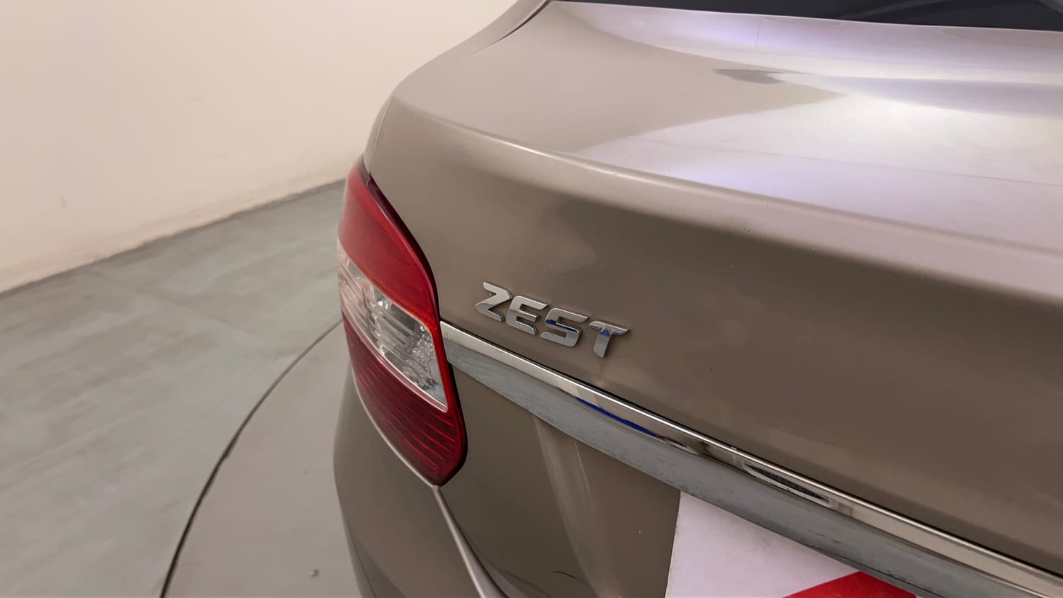 Used 2015 Tata Zest XE Petrol Petrol Manual dents MINOR DENT