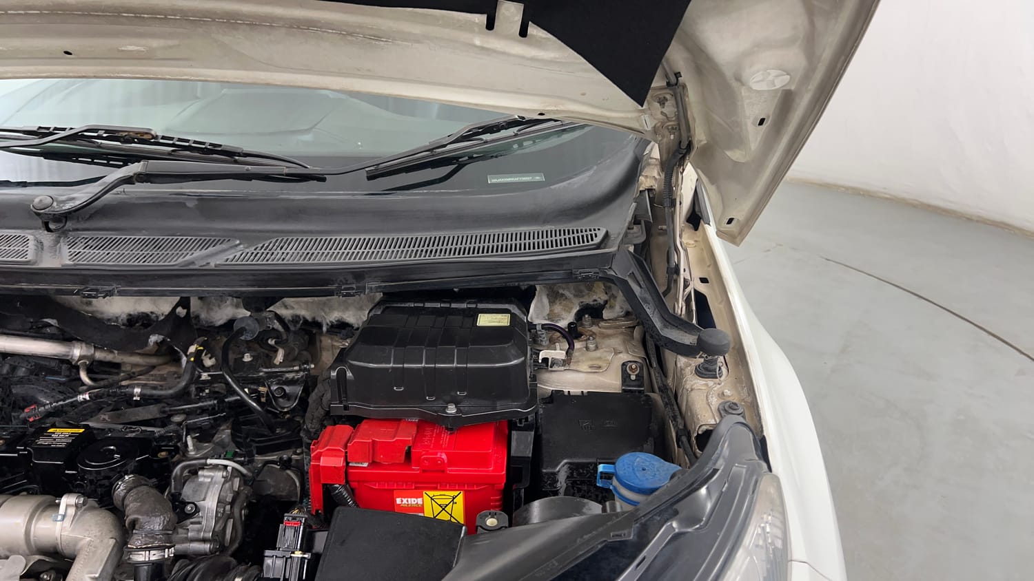 Used 2015 Ford EcoSport Trend 1.5 TDCi Diesel Manual engine ENGINE LEFT SIDE HINGE & APRON VIEW
