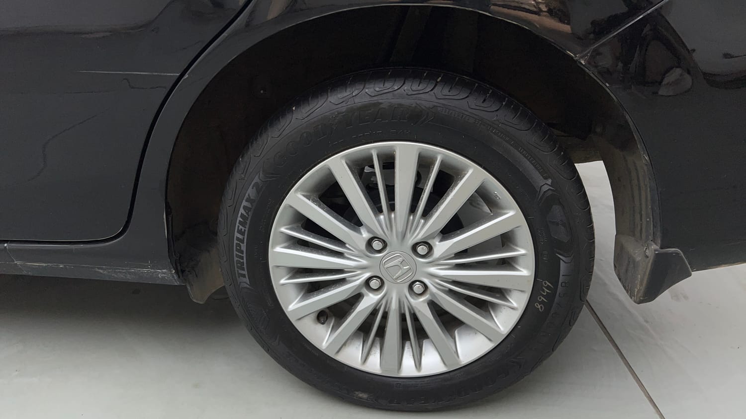 Used 2025 Honda Amaze VX 1.2 Petrol CVT Petrol Automatic tyres LEFT REAR TYRE RIM VIEW