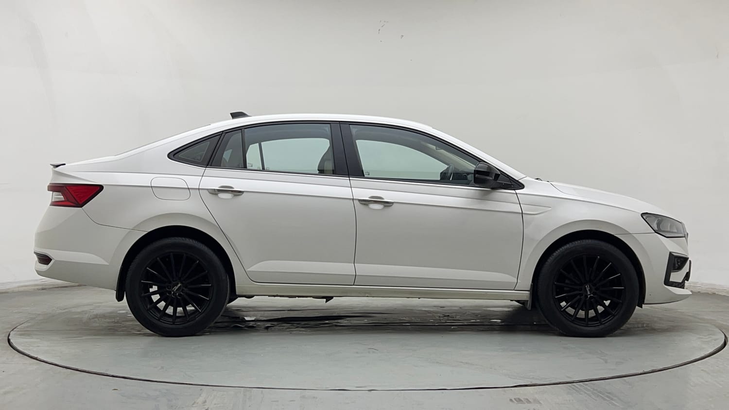 Used 2022 Skoda Slavia Ambition 1.0L TSI AT Petrol Automatic exterior RIGHT SIDE VIEW