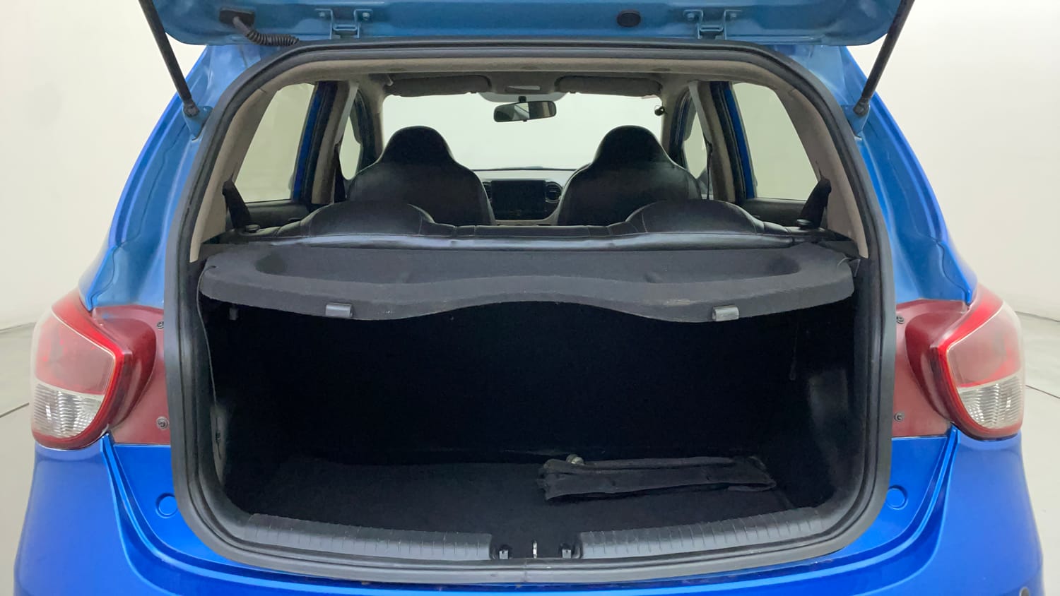Used 2018 Hyundai Grand i10 Magna 1.2 Kappa VTVT Petrol Manual interior DICKY DOOR OPEN VIEW