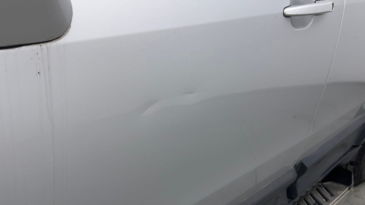 Used 2017 Tata Hexa XM 4x2 7 STR Diesel Manual dents MINOR DENT