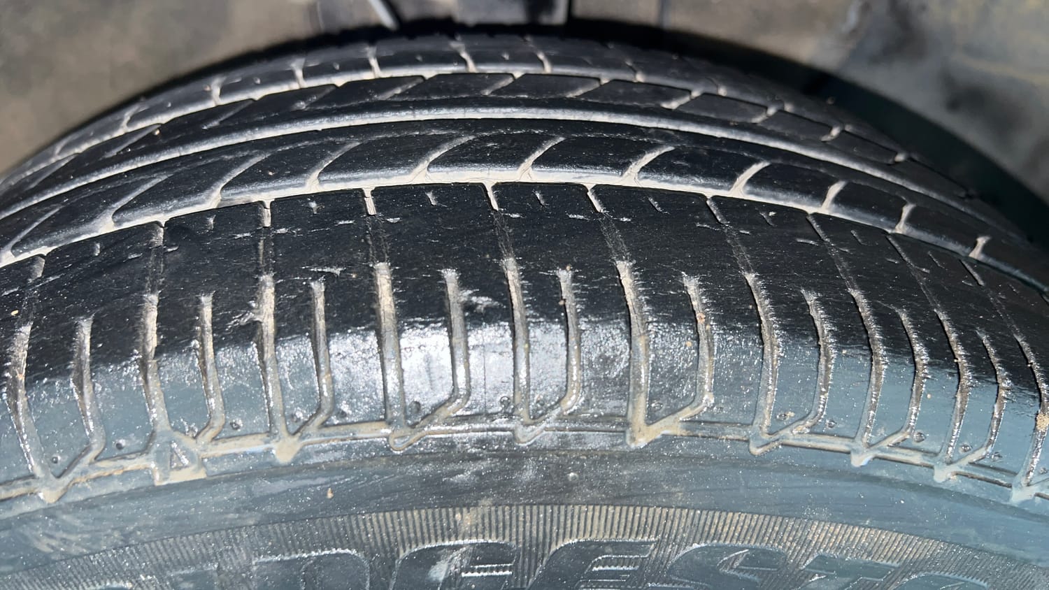 Used 2020 Hyundai Elite i20 Sportz Plus 1.2 Petrol Manual tyres RIGHT FRONT TYRE TREAD VIEW