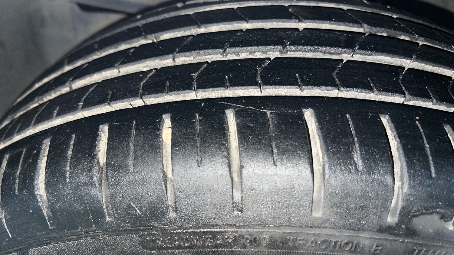 Used 2025 Maruti Suzuki Baleno Zeta MT Petrol Manual tyres LEFT FRONT TYRE TREAD VIEW