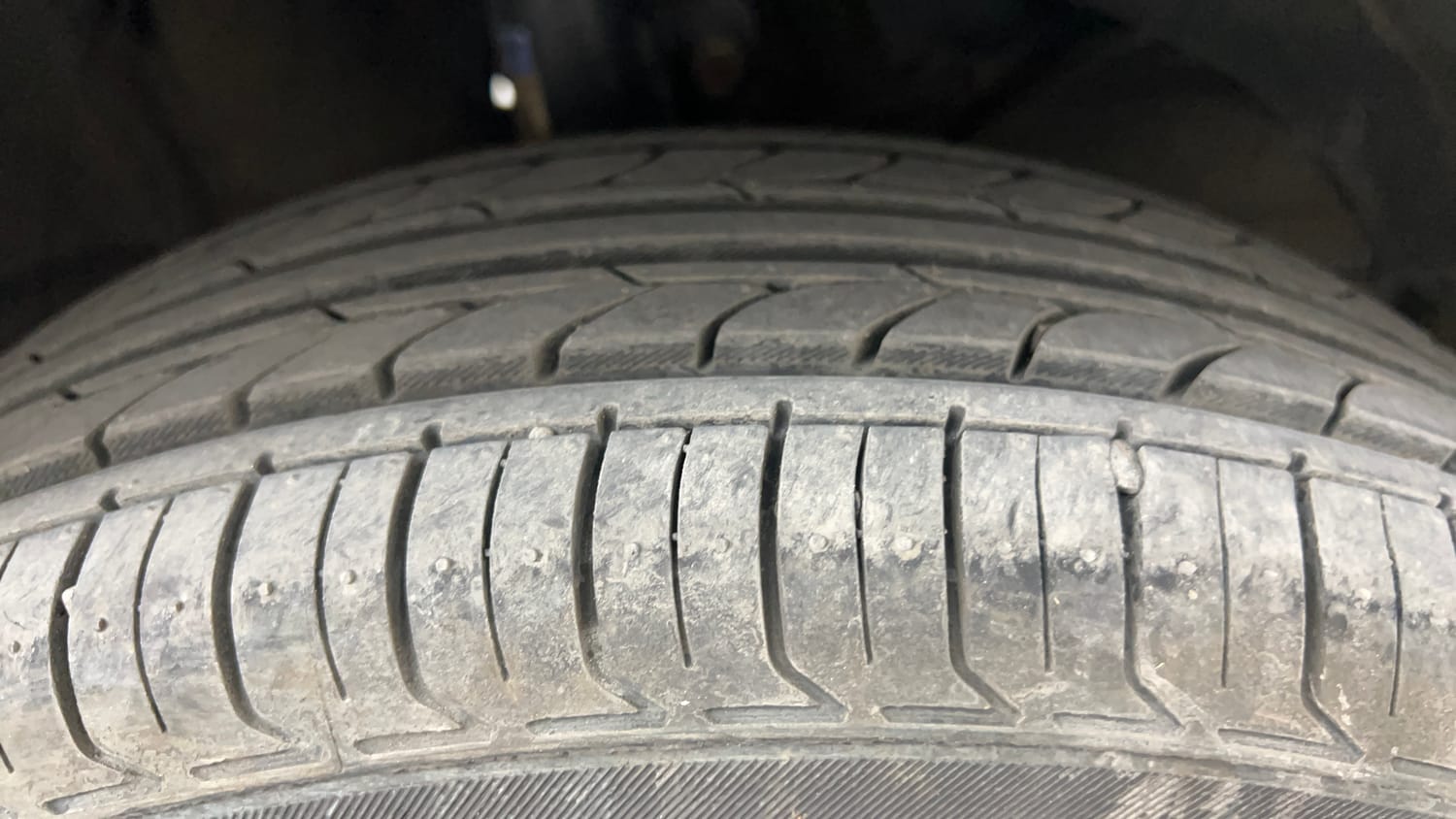 Used 2017 Maruti Suzuki Baleno Delta 1.2 Petrol Manual tyres RIGHT FRONT TYRE TREAD VIEW