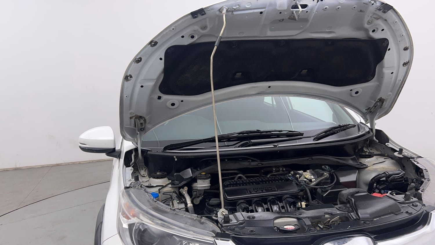 Used 2019 Honda BR-V V Petrol Petrol Manual engine ENGINE RIGHT SIDE HINGE & APRON VIEW