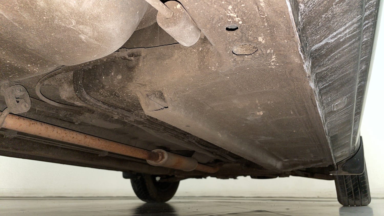 Used 2021 Renault Kwid RXT 1.0 AMT Opt Petrol Automatic extra REAR RIGHT UNDERBODY VIEW