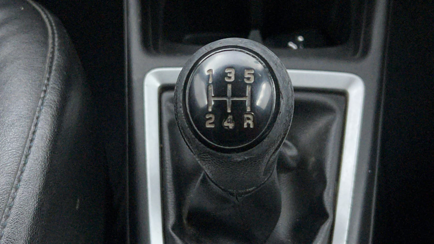 Used 2019 Maruti Suzuki Swift ZXi Plus Petrol Manual interior GEAR  KNOB VIEW