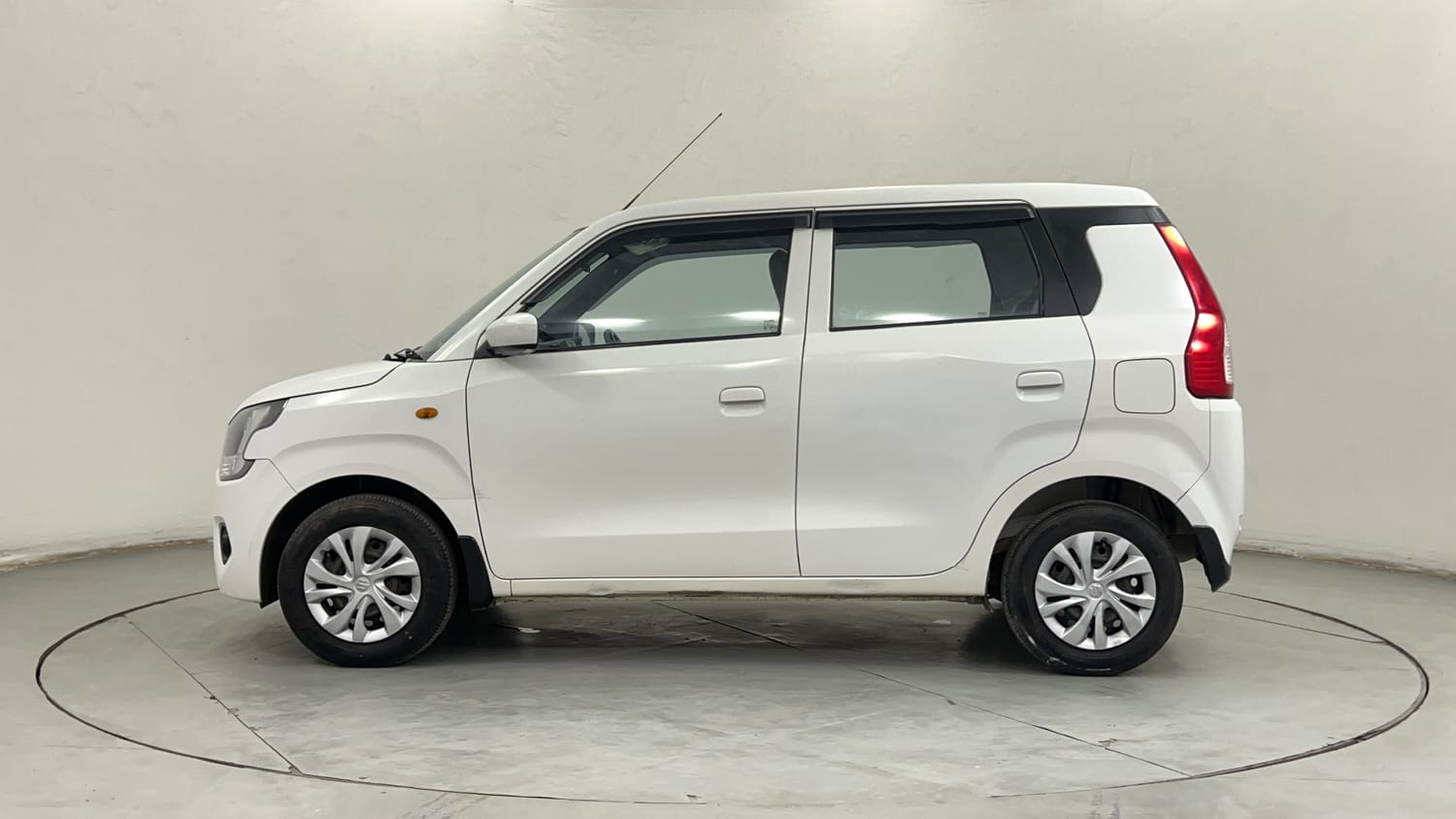 Used 2019 Maruti Suzuki Wagon R 1.0 VXI AMT Petrol Automatic exterior LEFT SIDE VIEW