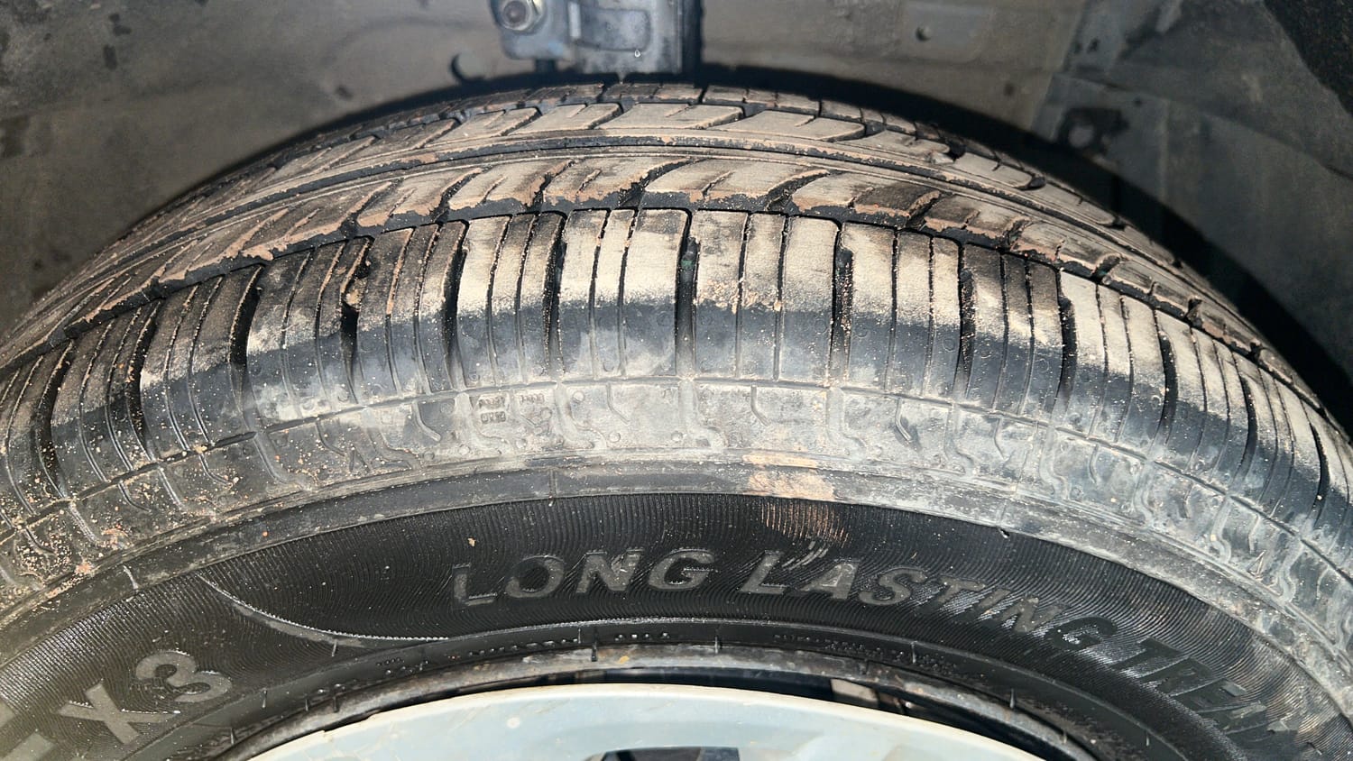 Used 2015 Maruti Suzuki Swift VXi Petrol Manual tyres RIGHT FRONT TYRE TREAD VIEW