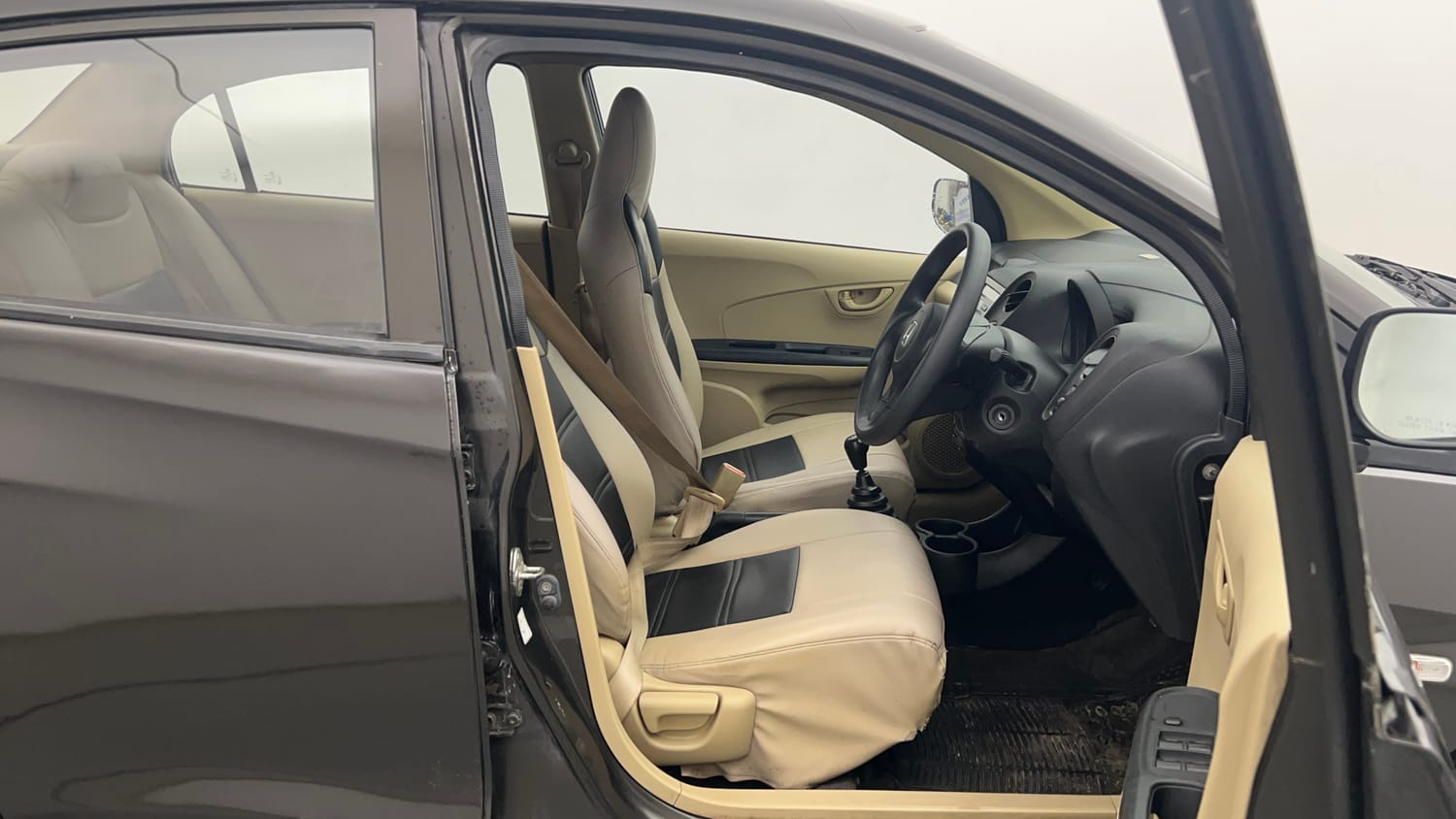 Used 2015 Honda Amaze 1.2 E i-VTEC Petrol Manual interior RIGHT SIDE FRONT DOOR CABIN VIEW