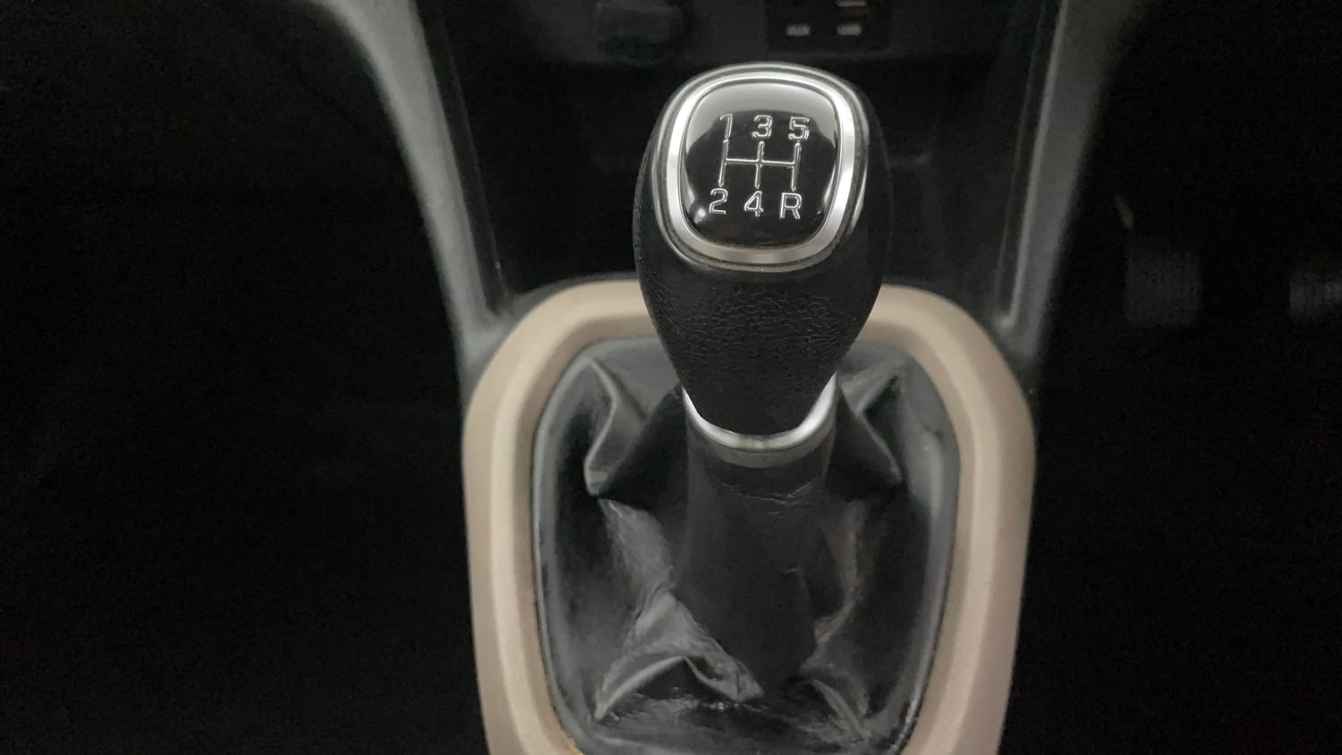 Used 2018 Hyundai Grand i10 Sportz 1.2 Kappa VTVT Petrol Manual interior GEAR  KNOB VIEW