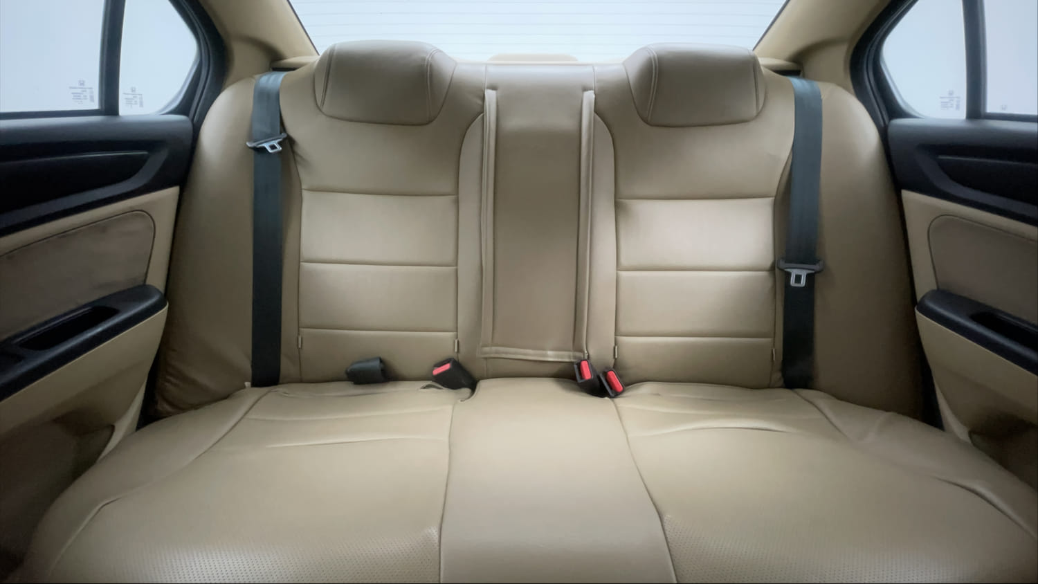 Used 2018 Honda Amaze 1.2 V MT Petrol Petrol Manual interior REAR SEAT CONDITION VIEW