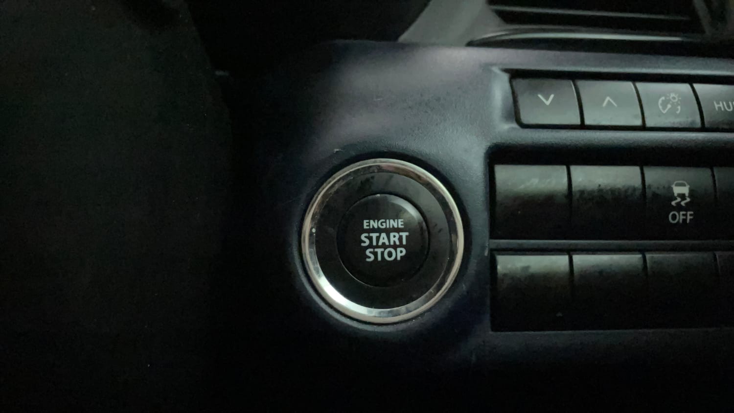 Used 2022 Maruti Suzuki Baleno Alpha AGS Petrol Automatic top_features Keyless start
