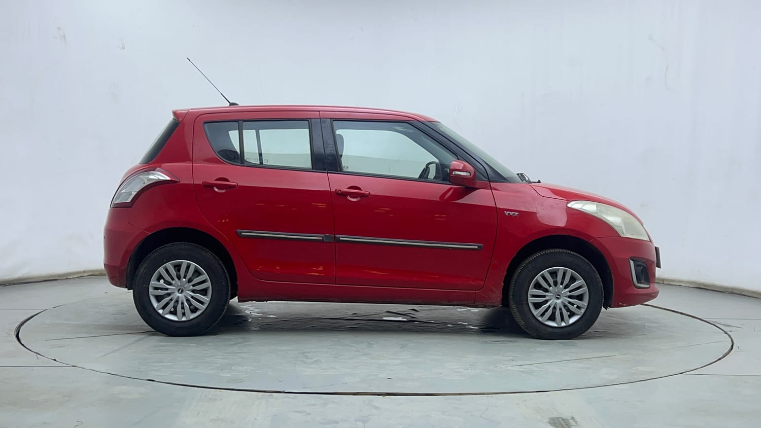 Used 2015 Maruti Suzuki Swift VXi Petrol Manual exterior RIGHT SIDE VIEW