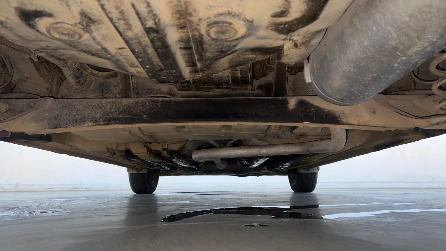Used 2015 Hyundai Elite i20 Sportz 1.2 Petrol Manual extra REAR UNDERBODY VIEW (TAKEN FROM REAR)