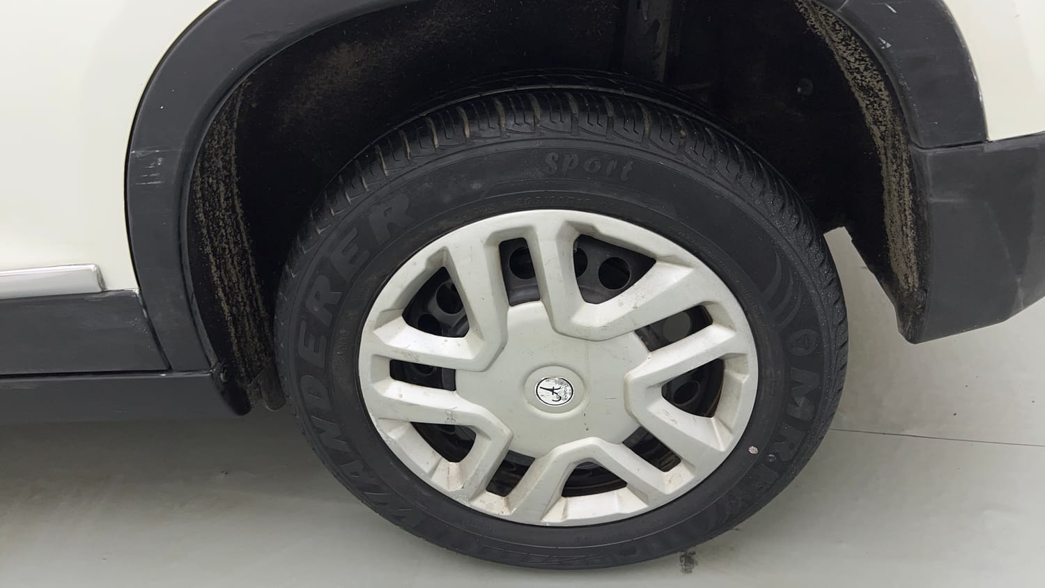 Used 2018 maruti-suzuki Vitara Brezza VDi AGS Diesel Automatic tyres LEFT REAR TYRE RIM VIEW