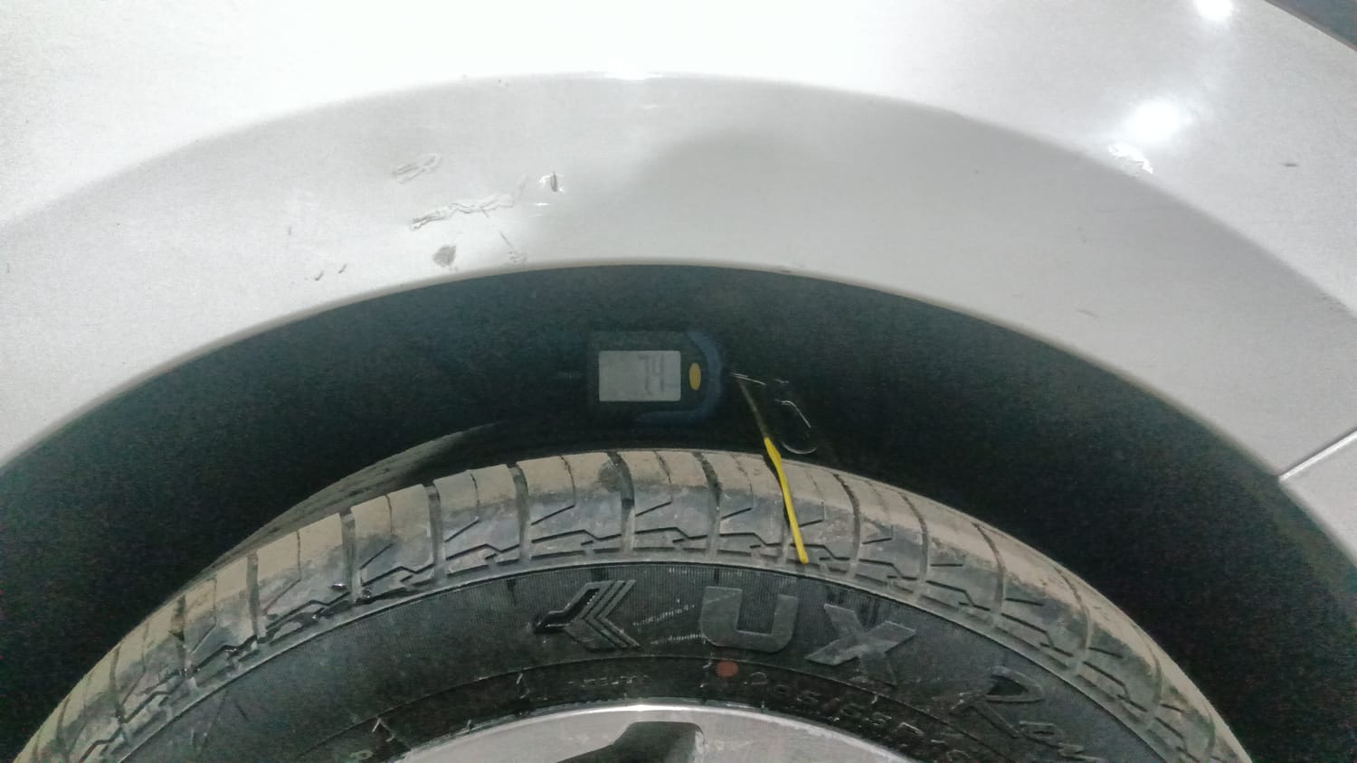 Used 2016 Hyundai Elite i20 Asta 1.2 Petrol Manual tyres RIGHT FRONT TYRE TREAD VIEW