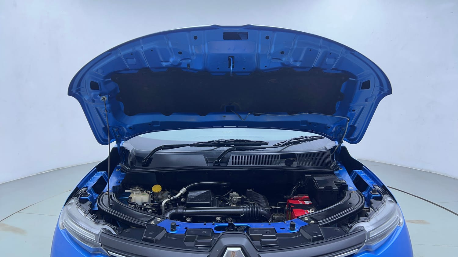 Used 2022 Renault Kiger RXT MT Petrol Manual engine ENGINE & BONNET OPEN FRONT VIEW