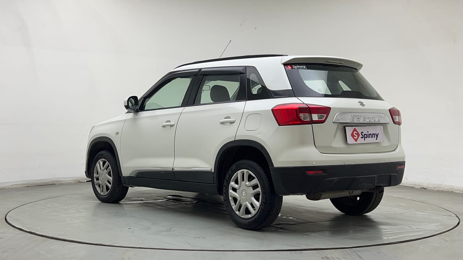 Used 2018 maruti-suzuki Vitara Brezza VDi AGS Diesel Automatic exterior LEFT REAR CORNER VIEW