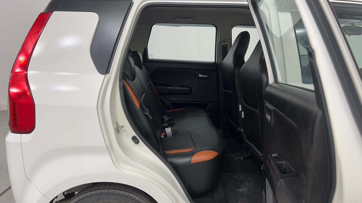 Used 2019 Maruti Suzuki Wagon R 1.0 VXI AMT Petrol Automatic interior RIGHT SIDE REAR DOOR CABIN VIEW