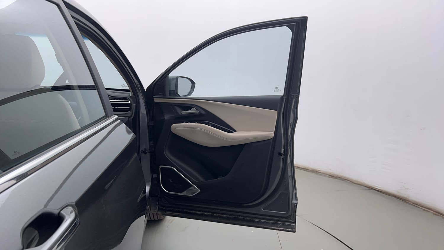 Used 2023 MG Motors Hector Smart Pro 1.5 Turbo MT Petrol Manual interior RIGHT FRONT DOOR OPEN VIEW