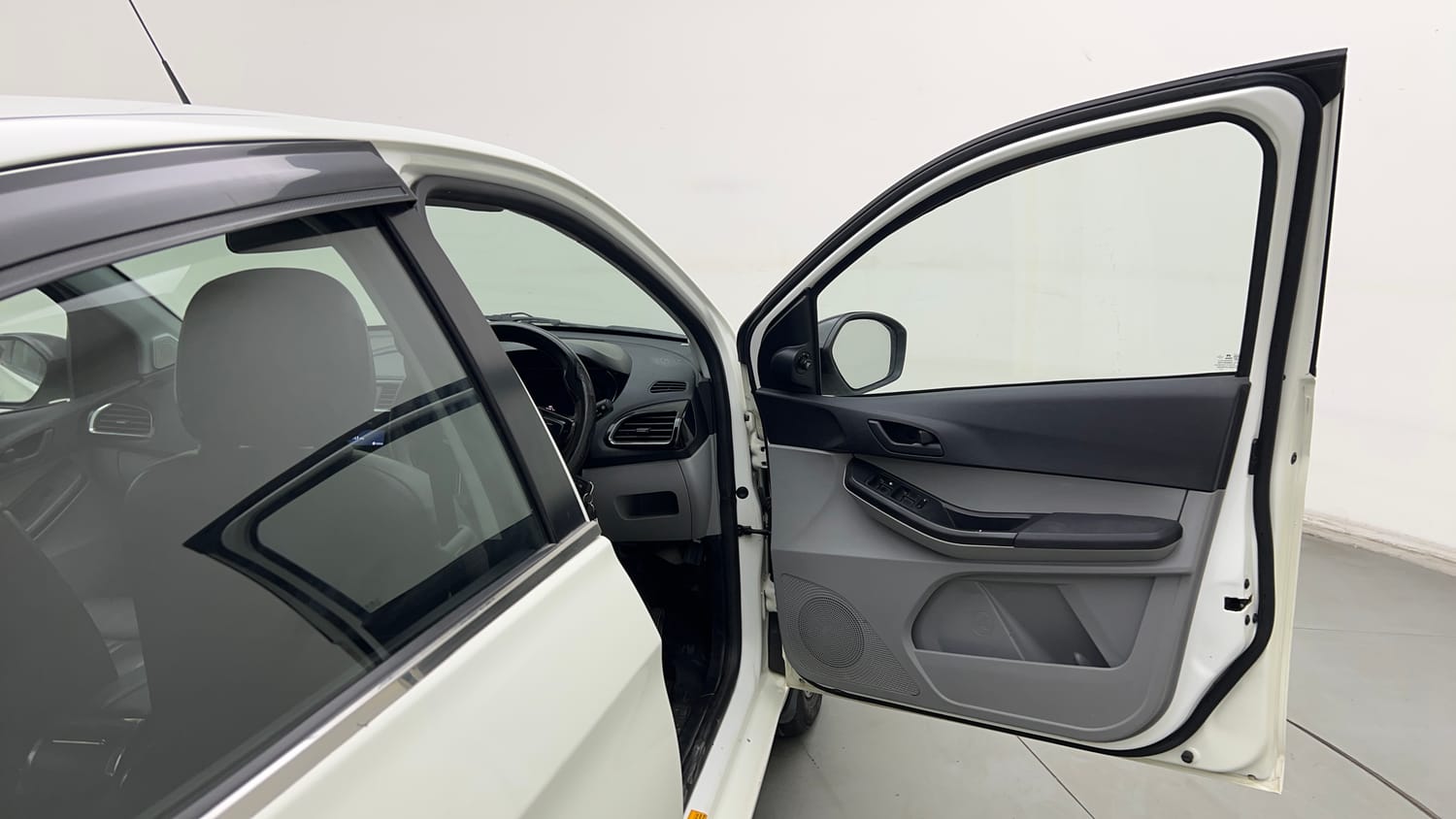 Used 2023 Tata Tiago XT CNG Cng Manual interior RIGHT FRONT DOOR OPEN VIEW