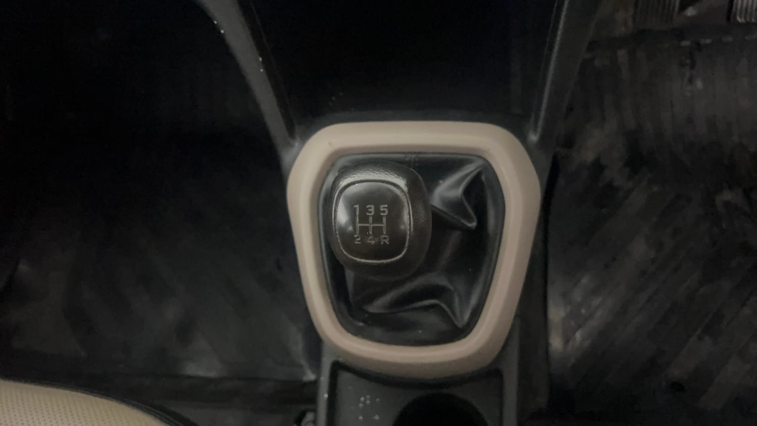 Used 2019 Hyundai Grand i10 Magna 1.2 Kappa VTVT Petrol Manual interior GEAR  KNOB VIEW