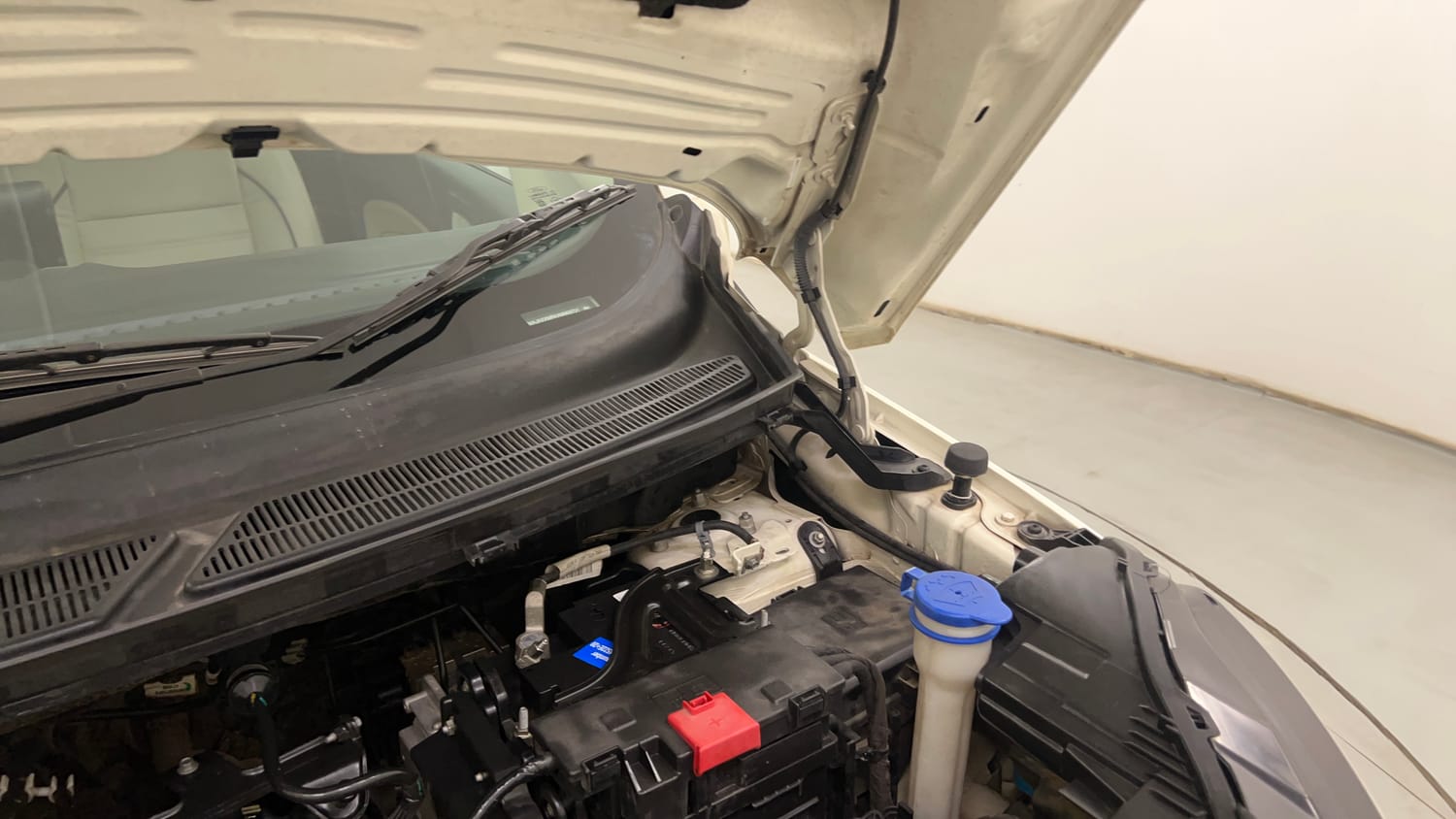 Used 2021 Ford EcoSport Titanium 1.5L TDCi Diesel Manual engine ENGINE LEFT SIDE HINGE & APRON VIEW