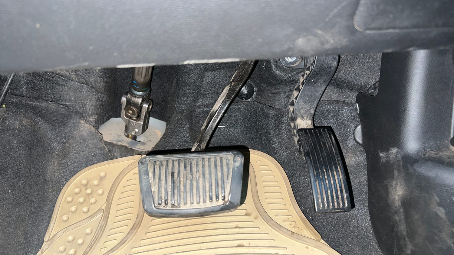 Used 2017 Hyundai Grand i10 Asta AT 1.2 Kappa VTVT (O) Petrol Automatic interior PEDALS VIEW