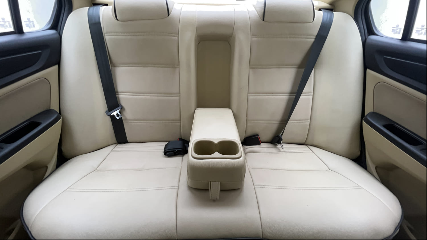 Used 2023 Honda Amaze VX MT 1.2 Petrol Petrol Manual interior REAR SEAT CONDITION VIEW