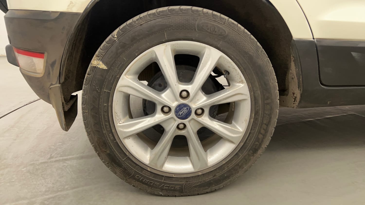 Used 2021 Ford EcoSport Titanium 1.5L TDCi Diesel Manual tyres RIGHT REAR TYRE RIM VIEW