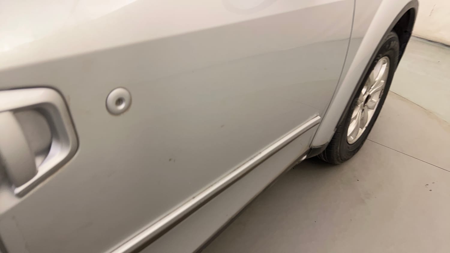 Used 2016 Mahindra XUV500 W10 AT Diesel Automatic dents MINOR DENT
