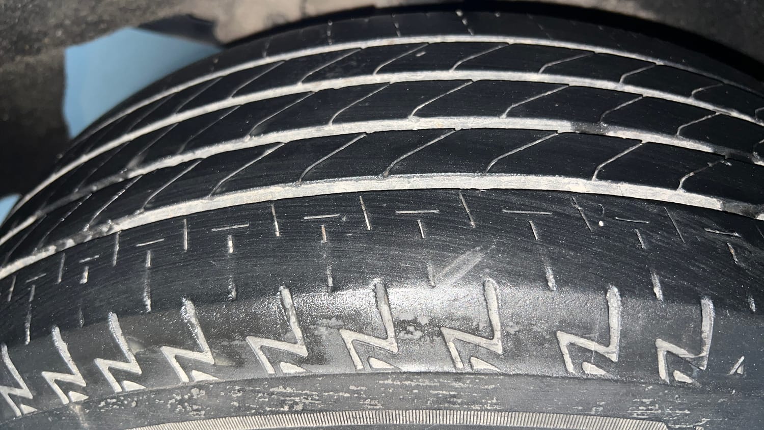 Used 2017 Maruti Suzuki Baleno Delta 1.2 Petrol Manual tyres RIGHT REAR TYRE TREAD VIEW