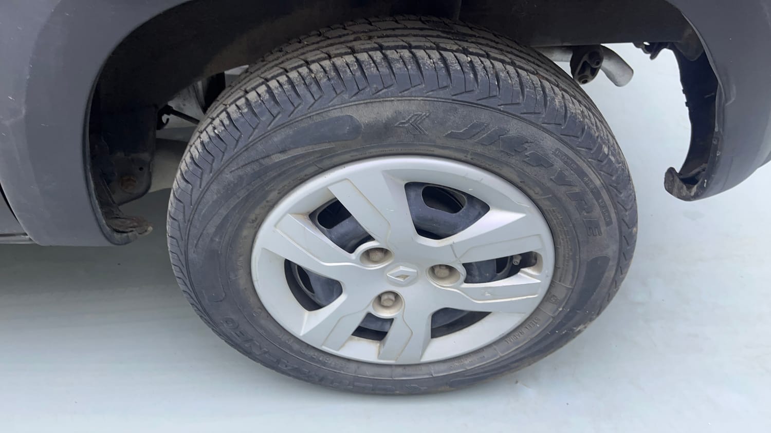 Used 2018 Renault Kwid 1.0 RXT Petrol Manual tyres LEFT REAR TYRE RIM VIEW