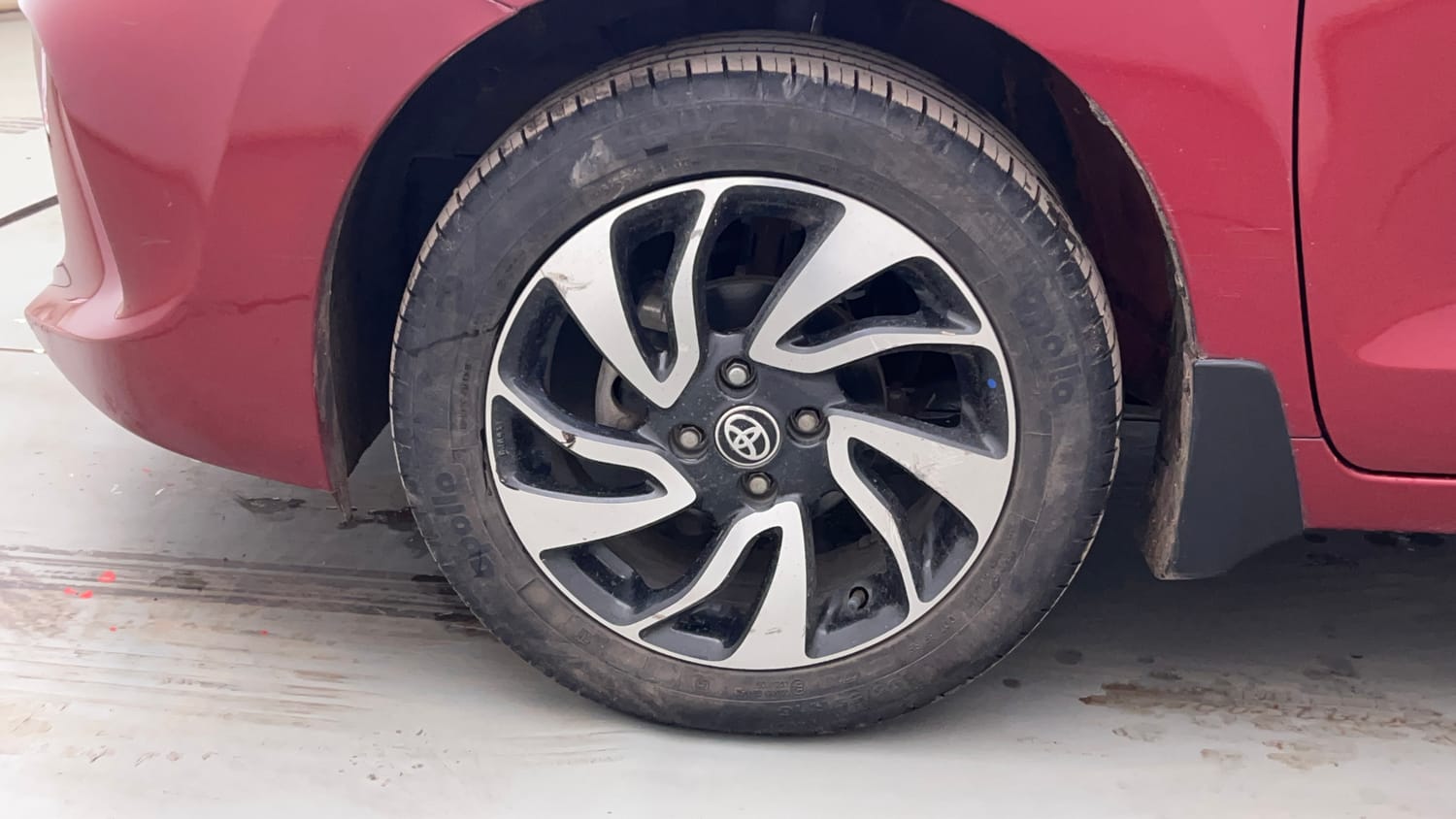 Used 2021 Toyota Glanza G Petrol Manual tyres LEFT FRONT TYRE RIM VIEW