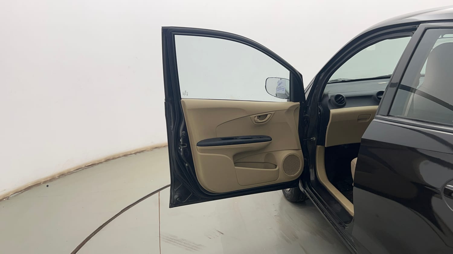 Used 2015 Honda Amaze 1.2 E i-VTEC Petrol Manual interior LEFT FRONT DOOR OPEN VIEW
